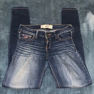 Hollister Dark wash Skinny Jeans (no rips)